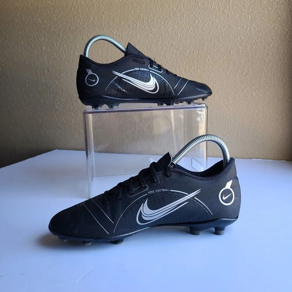Nike Mercurial Vapor 14 Club FG Soccer (Black/Metallic Silver) Big kids Size 6
